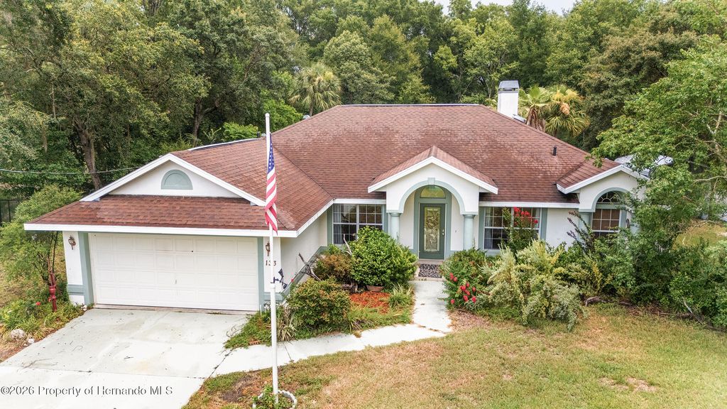 133 N McGowan Avenue, Crystal River, FL 34429