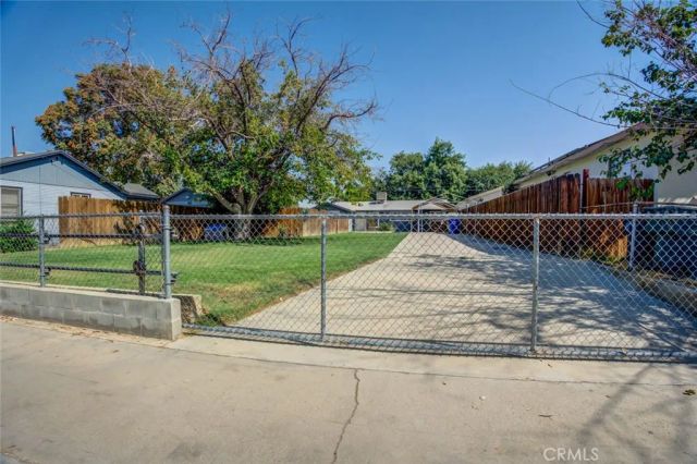 618 Woodrow Avenue, Bakersfield, CA 93308