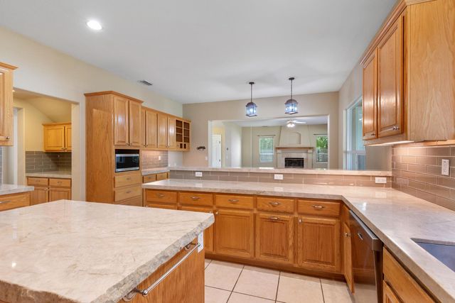 425 Crescent Dr, Roseville, CA 95678