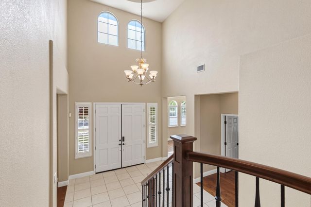 425 Crescent Dr, Roseville, CA 95678