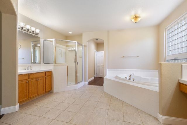 425 Crescent Dr, Roseville, CA 95678