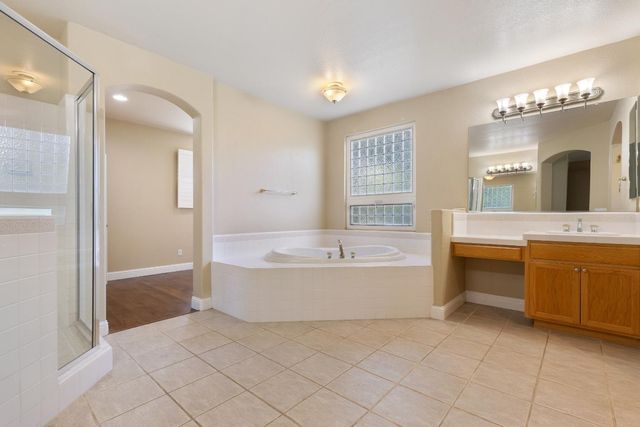 425 Crescent Dr, Roseville, CA 95678