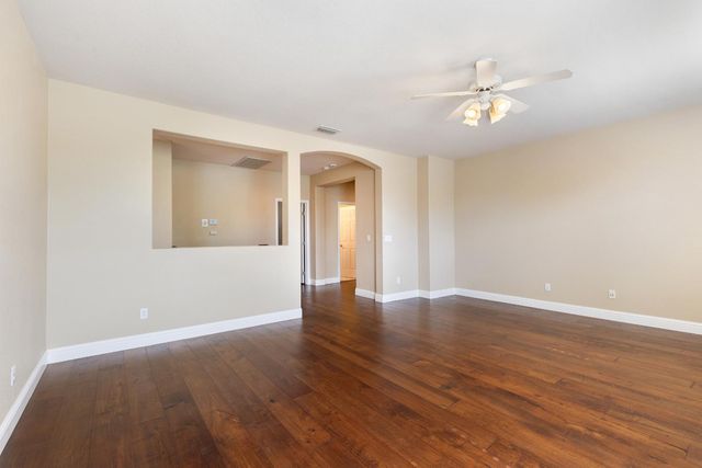425 Crescent Dr, Roseville, CA 95678