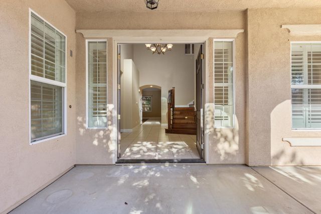 425 Crescent Dr, Roseville, CA 95678