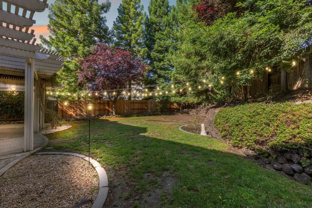 425 Crescent Dr, Roseville, CA 95678