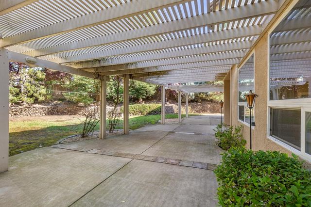 425 Crescent Dr, Roseville, CA 95678
