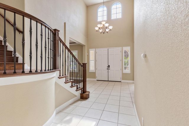 425 Crescent Dr, Roseville, CA 95678