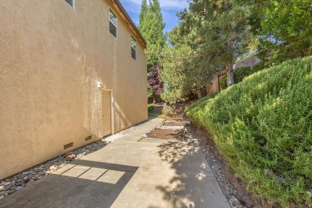 425 Crescent Dr, Roseville, CA 95678