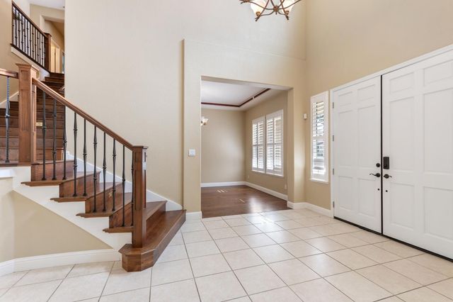 425 Crescent Dr, Roseville, CA 95678