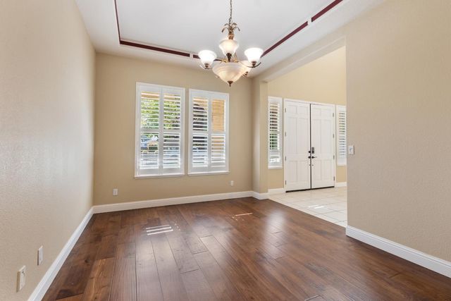 425 Crescent Dr, Roseville, CA 95678