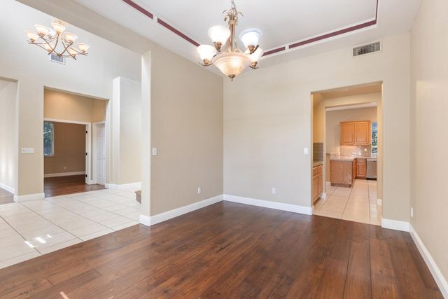 425 Crescent Dr, Roseville, CA 95678