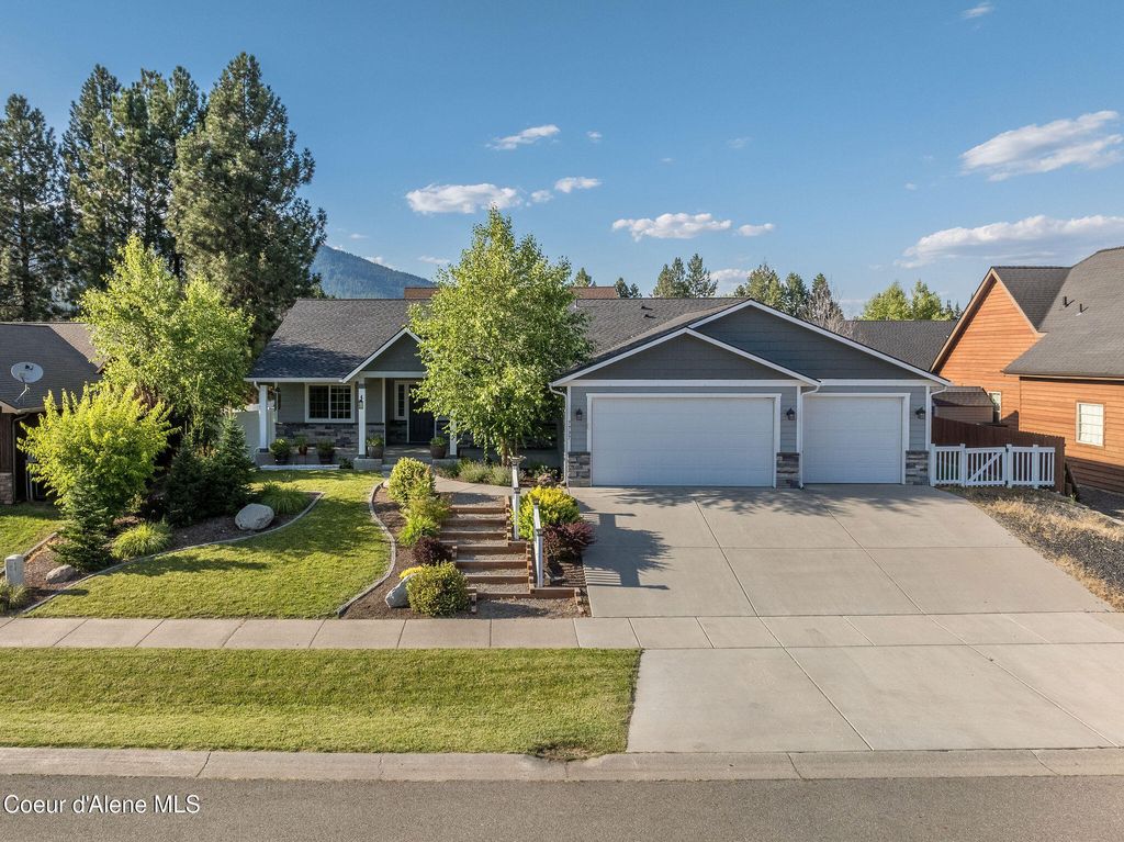 7737 W MEADOW LARK LN, Rathdrum, ID 83858