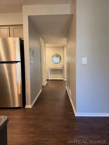 4984 Oak Hill Drive, Waterford, MI 48329
