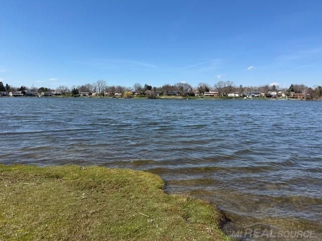 4984 Oak Hill Drive, Waterford, MI 48329