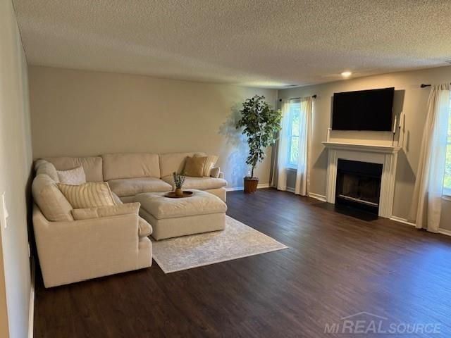 4984 Oak Hill Drive, Waterford, MI 48329