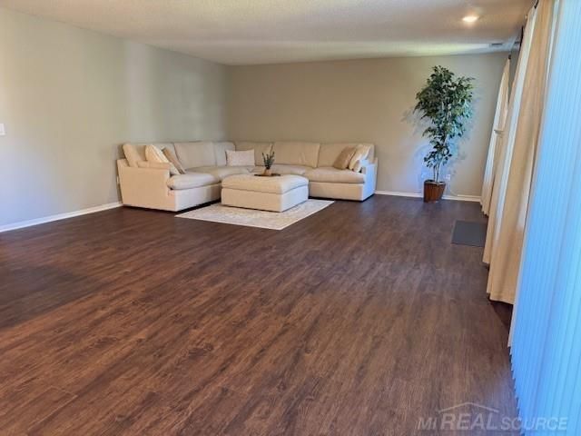 4984 Oak Hill Drive, Waterford, MI 48329
