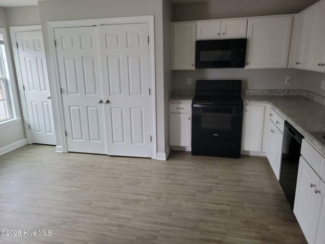 1513 Pine Brook Court A, Greenville, NC 27858