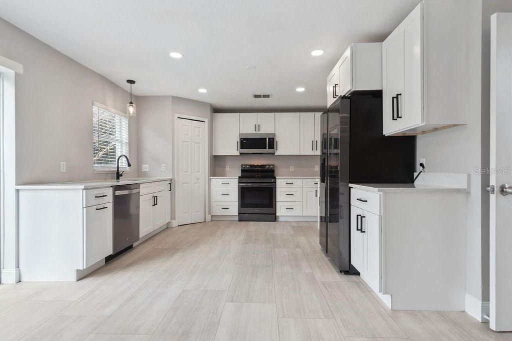 Image 13 of property listing at 2735 HOWLAND BOULEVARD, Deltona, FL 32725