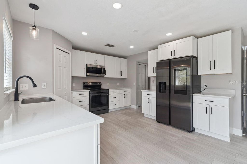 Image 14 of property listing at 2735 HOWLAND BOULEVARD, Deltona, FL 32725