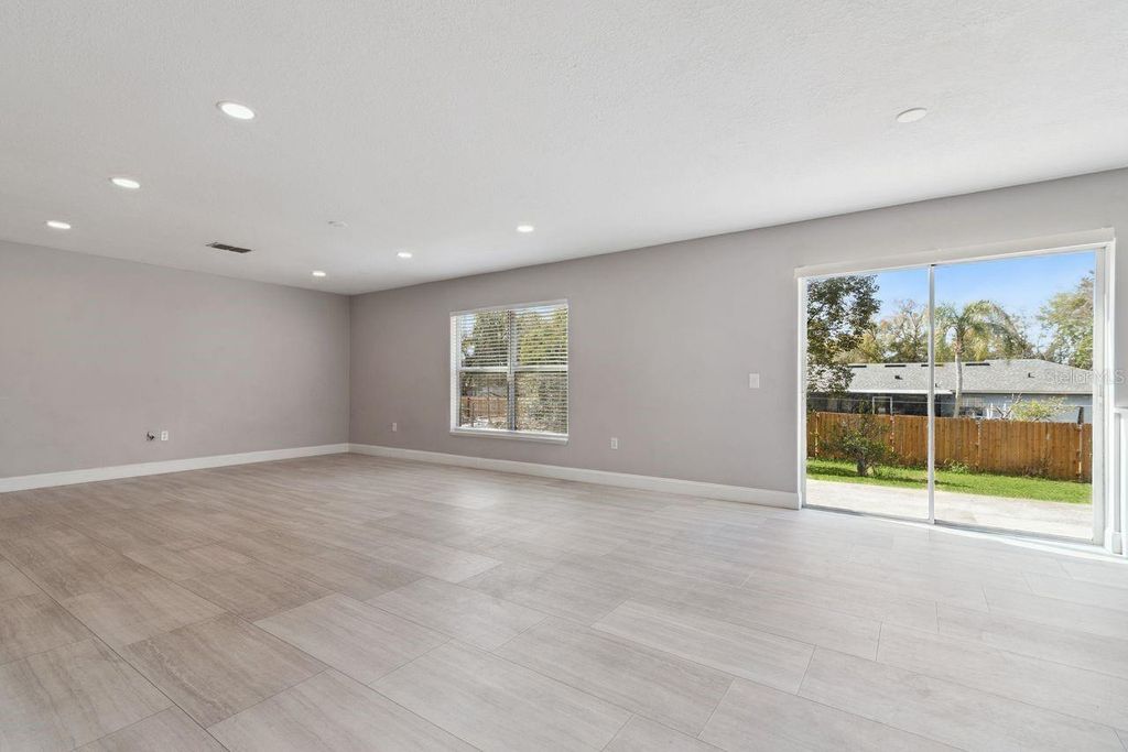 Image 9 of property listing at 2735 HOWLAND BOULEVARD, Deltona, FL 32725