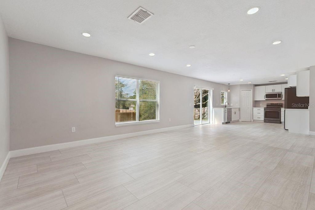 Image 10 of property listing at 2735 HOWLAND BOULEVARD, Deltona, FL 32725