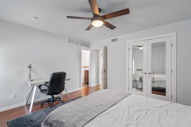 3110 Red River ST C-304, Austin, TX 78705