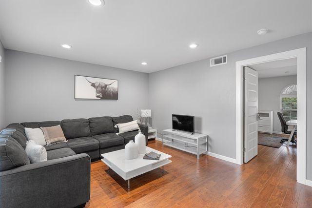 3110 Red River ST C-304, Austin, TX 78705