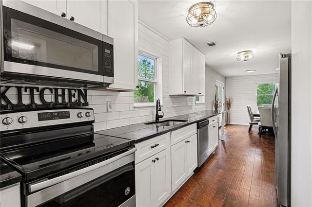 2955 Peeksville Road, Locust Grove, GA 30248