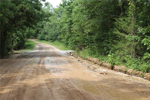 19813 Pug Gayer Road, Fayetteville, AR 72703
