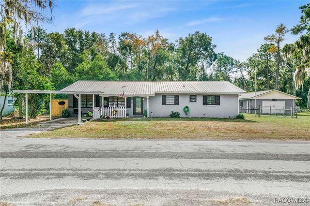 9830 W Pomegranate Street, Crystal River, FL 34428