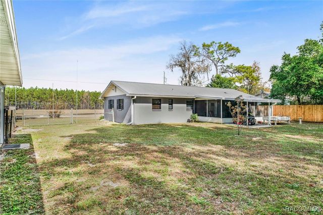 9830 W Pomegranate Street, Crystal River, FL 34428