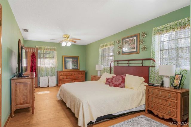 9830 W Pomegranate Street, Crystal River, FL 34428