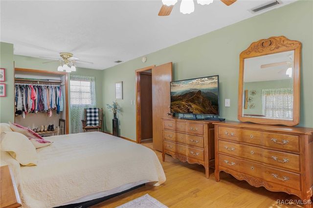 9830 W Pomegranate Street, Crystal River, FL 34428