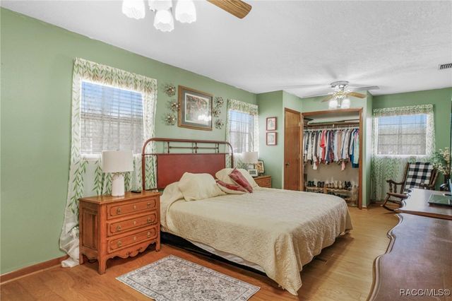 9830 W Pomegranate Street, Crystal River, FL 34428