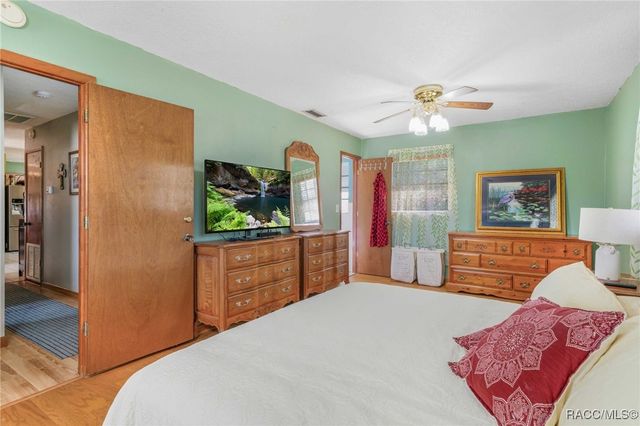 9830 W Pomegranate Street, Crystal River, FL 34428