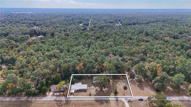 9830 W Pomegranate Street, Crystal River, FL 34428