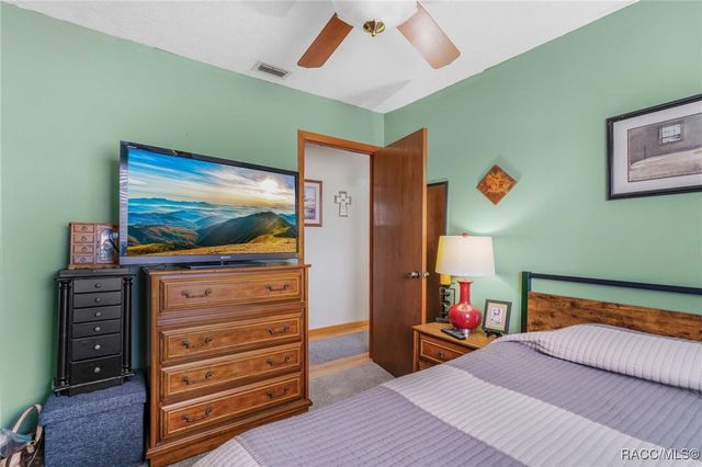 9830 W Pomegranate Street, Crystal River, FL 34428