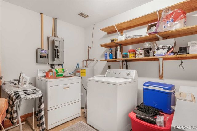 9830 W Pomegranate Street, Crystal River, FL 34428