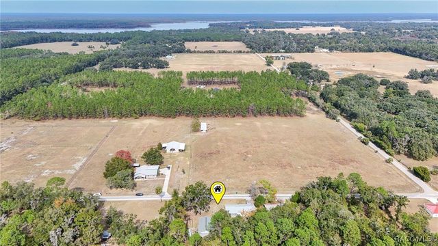 9830 W Pomegranate Street, Crystal River, FL 34428