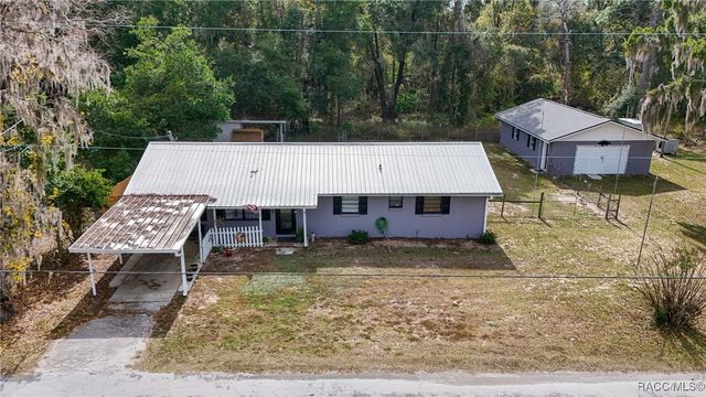 9830 W Pomegranate Street, Crystal River, FL 34428