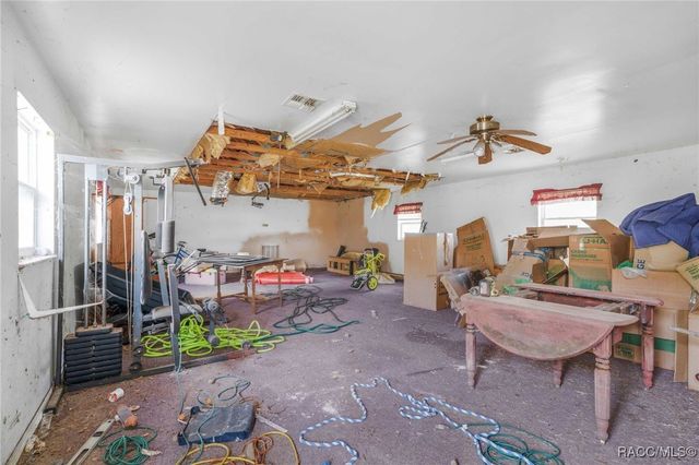 9830 W Pomegranate Street, Crystal River, FL 34428