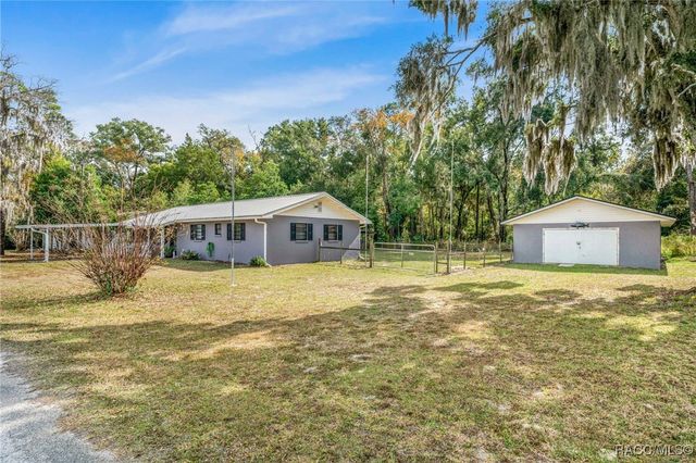 9830 W Pomegranate Street, Crystal River, FL 34428