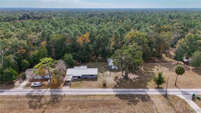 9830 W Pomegranate Street, Crystal River, FL 34428