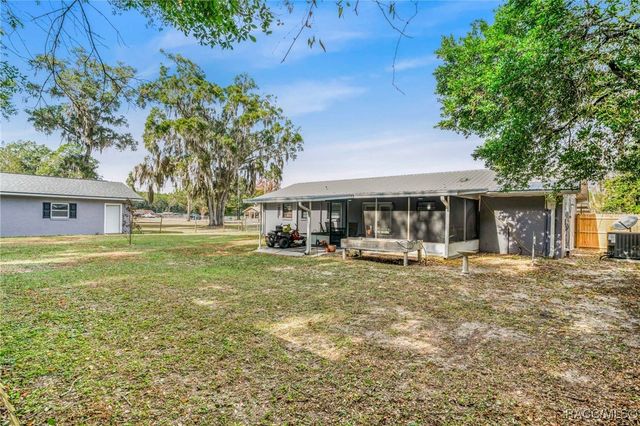 9830 W Pomegranate Street, Crystal River, FL 34428