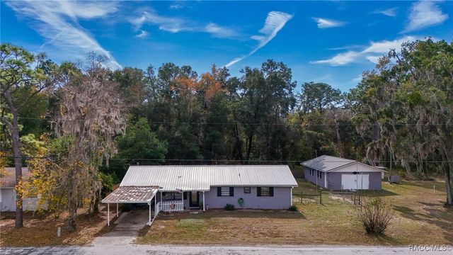 9830 W Pomegranate Street, Crystal River, FL 34428