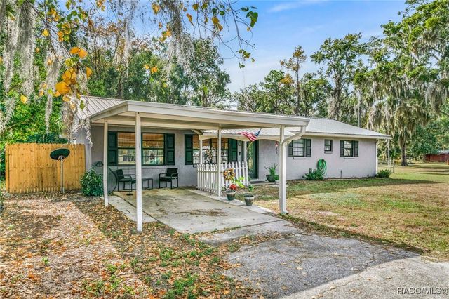 9830 W Pomegranate Street, Crystal River, FL 34428