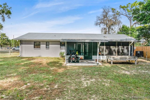 9830 W Pomegranate Street, Crystal River, FL 34428