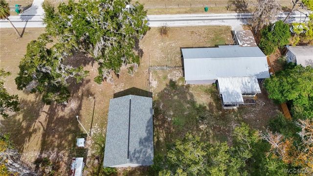 9830 W Pomegranate Street, Crystal River, FL 34428