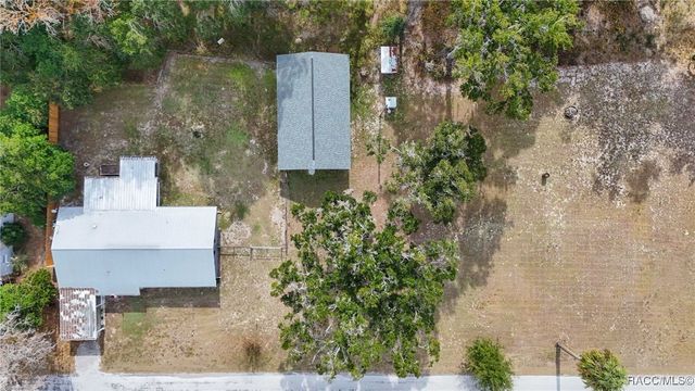 9830 W Pomegranate Street, Crystal River, FL 34428