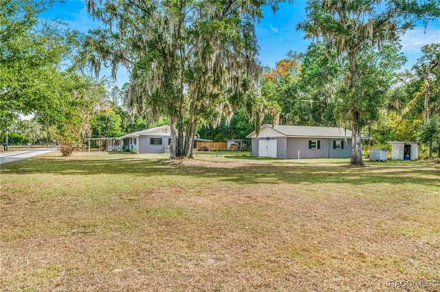 9830 W Pomegranate Street, Crystal River, FL 34428